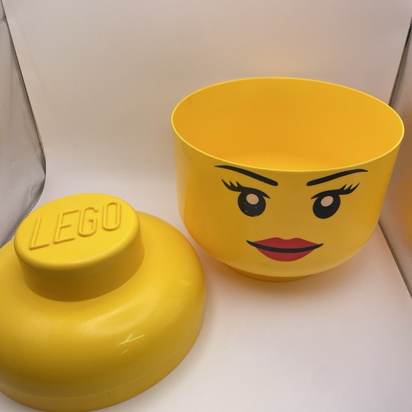 LEGO Large Storage Case Head‎ Yellow Iconic Lipstick Smile Girl Mini Figure - Picture 2 of 9